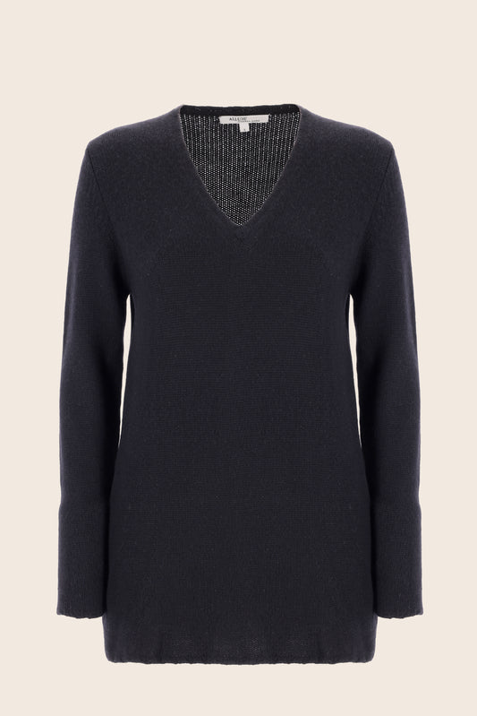 V-Neck with side slits
