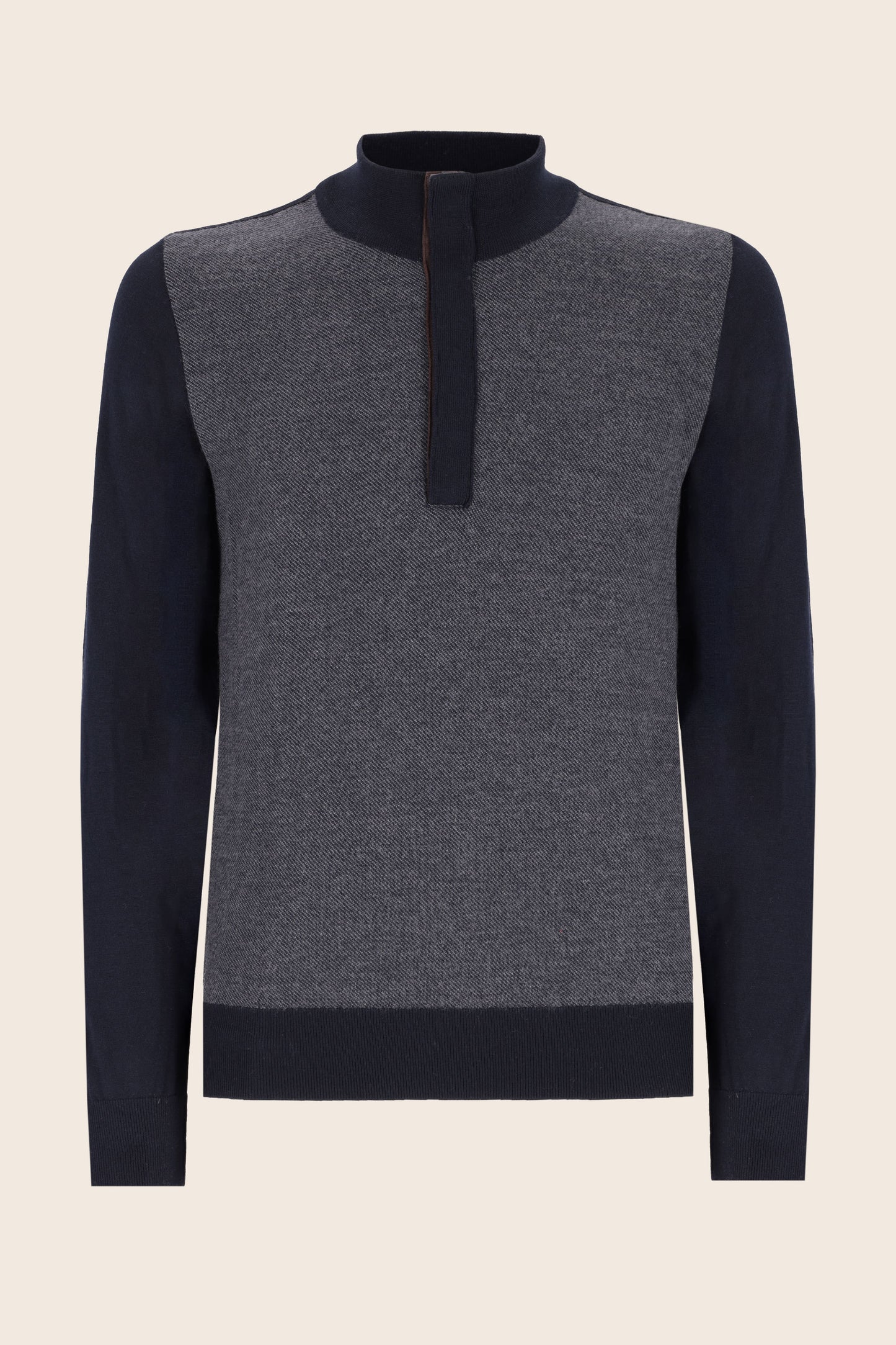 Sweater front buttons and alcantara Details